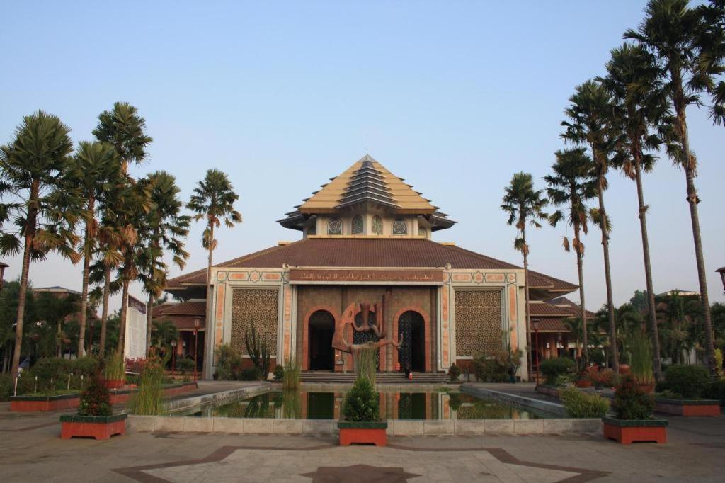Hotel Tentrem Yogyakarta Exterior photo